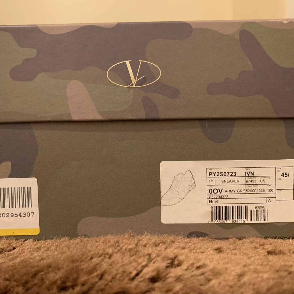 Mens Valentino Sneaker 45
